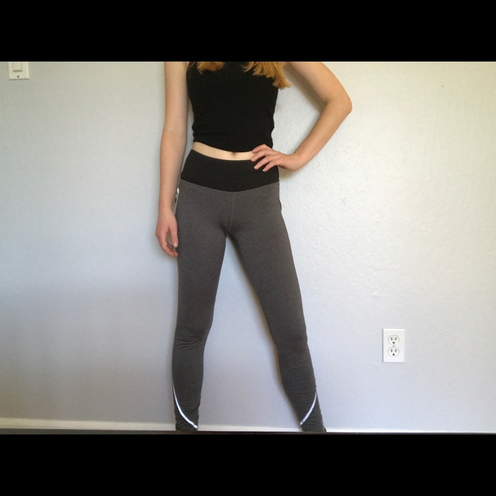 Black and grey Rebok leggings